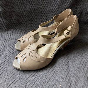 Seychelles Nude Peep-toe Pump T-strap - Size 8.5